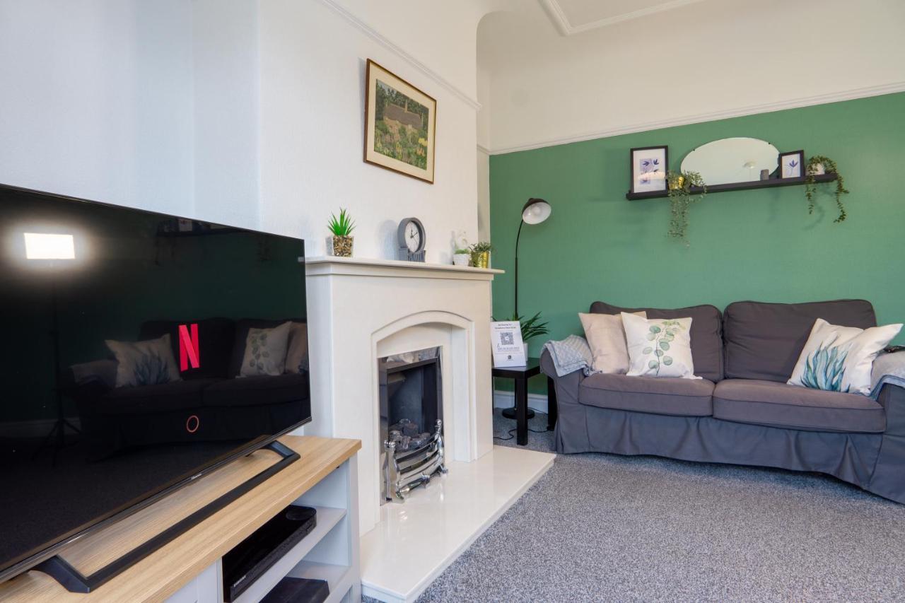 Strawberry Fields House - Air Host & Stay - 3 Bedroom Ливерпуль Экстерьер фото
